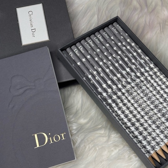 Christian Dior Sketch Pad and Pencils Bundle with Box - Picture 4 of 15
